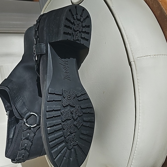 Tara M Leather Perfect Short Boots Size 8.5 - Picture 3 of 6